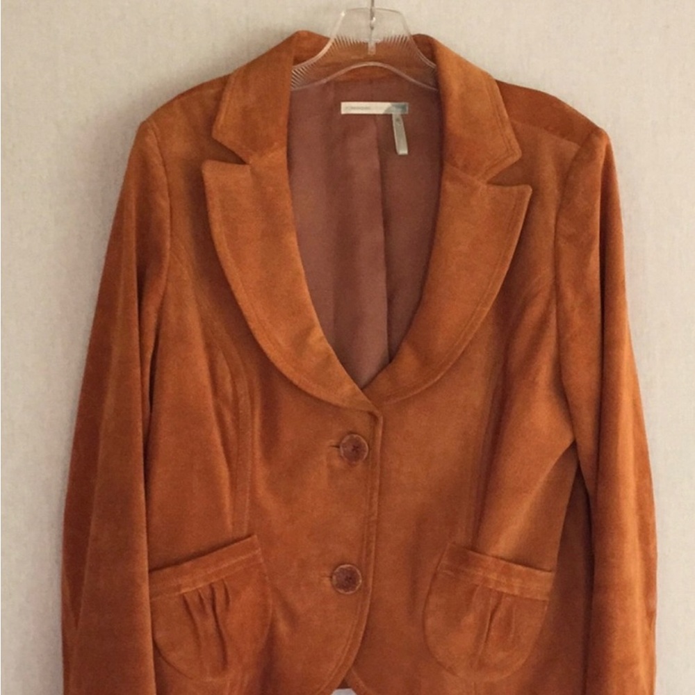 Classiques Entier burnt orange suede jacket
Size: XL Real suede leather